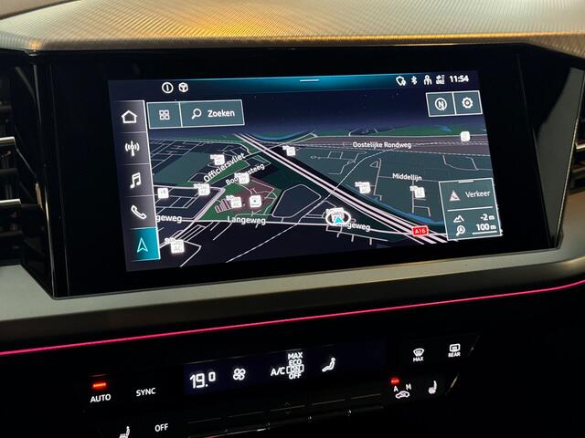 Audi Q4 e-tron 35 S edition 55 kWh 170PK Adaptive Cruise Control / S-Line / Stoel Verwarming