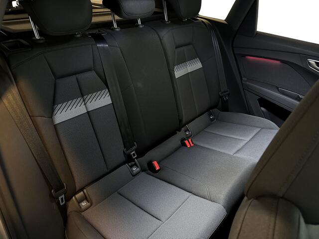 Audi Q4 e-tron 35 S edition 55 kWh 170PK Adaptive Cruise Control / S-Line / Stoel Verwarming