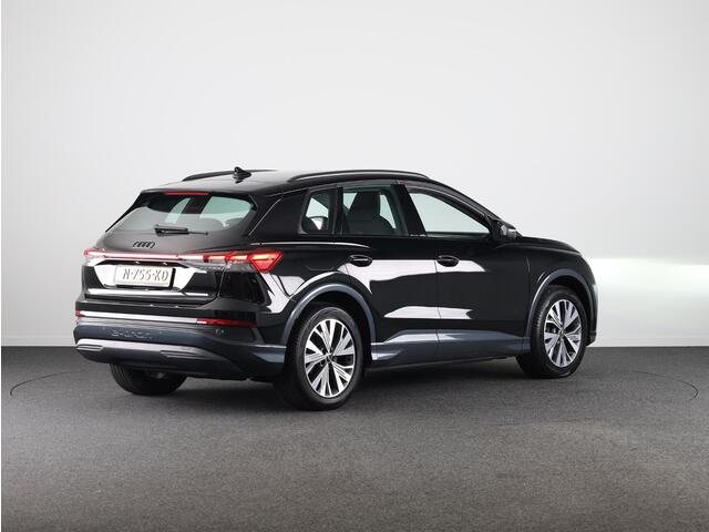 Audi Q4 e-tron 35 Launch edition Advanced 55 kWh 170pk | Navigatie | Matrix led koplampen | Sportstoelen | Stoelverwarming
