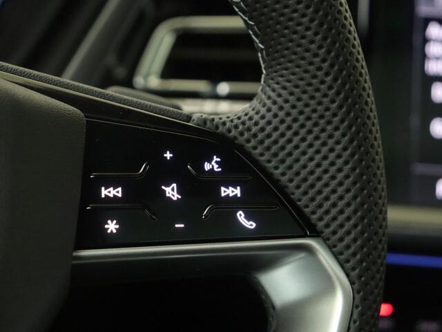 Audi Q4 e-tron S edition | Achterklep, automatisch bedienbaar | Achteruitrijcamera | Adaptive cruise control
