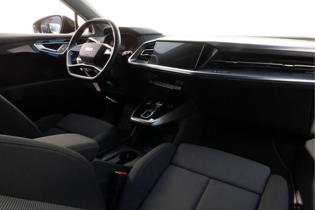 Audi Q4 e-tron 40 Launch edition Advanced 77 kWh Trekhaak/ Sonos sound/ Full led/ Pdc v+a/ Stoelverwarming/ 21" Lmv/ Warmtepomp