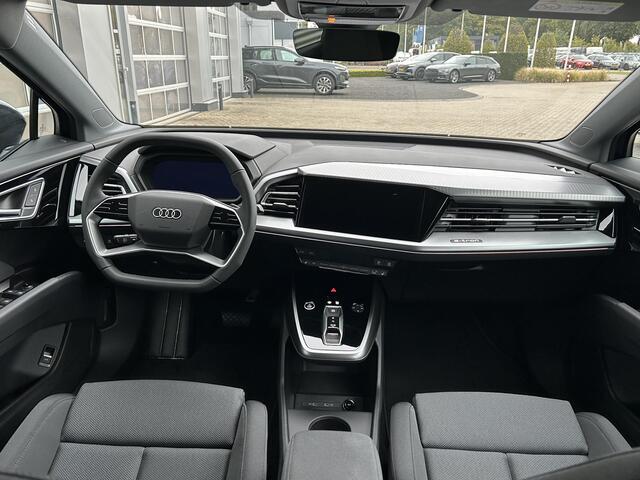 Audi Q4 e-tron Advanced edition (A1) e-tron 45 82 kWh 210 kW / 2 | Elektrische Bestuurderstoel | Sfeerverlichting | Adaptieve Cruise Control | Inklapbare spiegels | Navigatie | Camera |