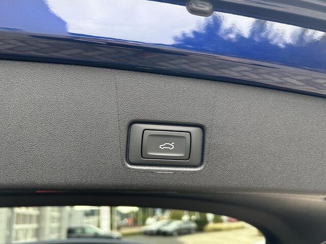 Audi Q4 e-tron Advanced edition (A1) e-tron 45 82 kWh 210 kW / 2 | Elektrische Bestuurderstoel | Sfeerverlichting | Adaptieve Cruise Control | Inklapbare spiegels | Navigatie | Camera |