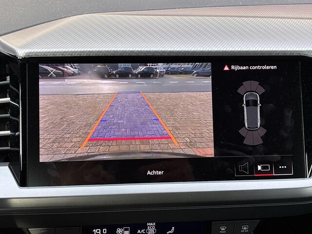 Audi Q4 e-tron 40 Advanced Edition 77 kWh 204pk · Camera · Matrix LED · Optiekpakket Zwart · Apple/Android Car Play · Elek. Achterklep · Stoelverwarming · ACC ·