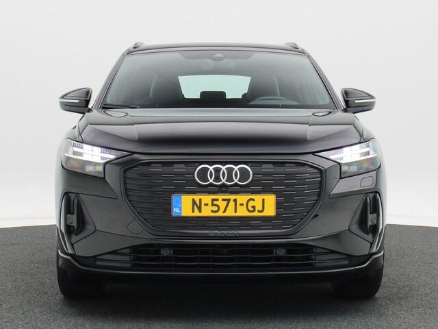 Audi Q4 e-tron 40 77 kWh 204 Pk Automaat S-Line | Camera | CarPlay | Adaptive Cruise | Elektrische Achterklep | LED | 20 Inch | 75.539 Km