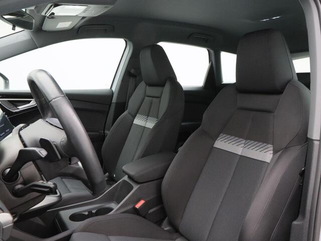 Audi Q4 e-tron 40 Advanced edition 77 kWh 204 Pk | Adaptive Cruise | Climate Control | Stoelverwarming | Navigatie | Camera | Carplay | 20 inch | 87.598 Km!!