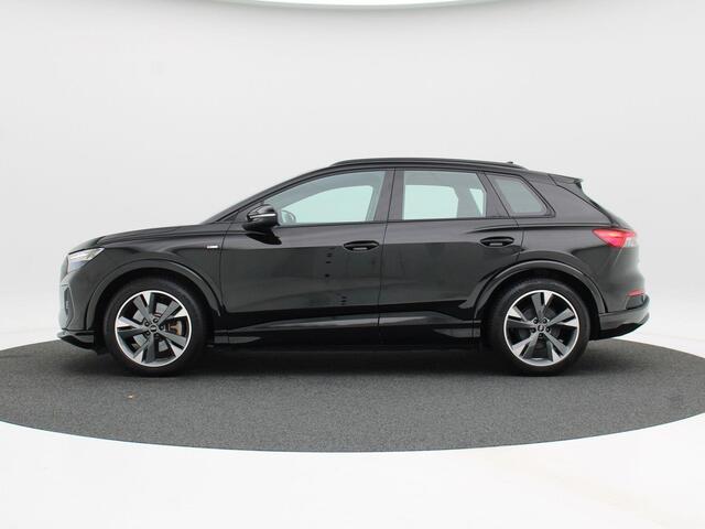 Audi Q4 e-tron 40 77 kWh 204 Pk Automaat S-Line | Camera | CarPlay | Adaptive Cruise | Elektrische Achterklep | LED | 20 Inch | 75.539 Km