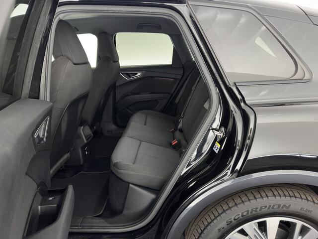 Audi Q4 e-tron 40 Launch edition Advanced Plus 77 kWh (INCL-BTW) *HEATPUMP | ADAPT-CRUISE | MATRIX-LED | NAVI-FULLMAP | KEYLESS | CAMERA | DIGI-COCKPIT | DAB | AMBIENT-LIGHT | SPORT-SEATS | 19''ALU*
