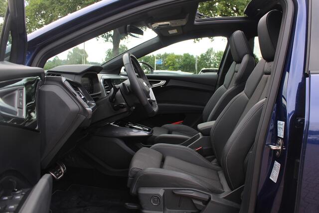 Audi Q4 e-tron 40 Launch edition S Competition 77 kWh / SOH 93,3% / Trekhaak / Panoramadak / Camera / Matrix LED / 20'' / Intr.voorverwarming / DAB / Sonos / Stoelverwarming / ACC / Warmtepomp