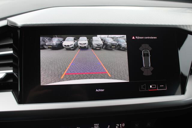 Audi Q4 e-tron 40 Launch edition S Competition 77 kWh / SOH 93,3% / Trekhaak / Panoramadak / Camera / Matrix LED / 20'' / Intr.voorverwarming / DAB / Sonos / Stoelverwarming / ACC / Warmtepomp