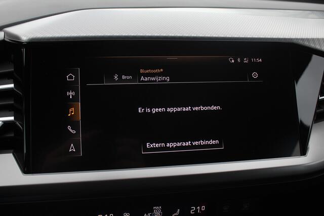 Audi Q4 e-tron 40 Launch edition S Competition 77 kWh / SOH 93,3% / Trekhaak / Panoramadak / Camera / Matrix LED / 20'' / Intr.voorverwarming / DAB / Sonos / Stoelverwarming / ACC / Warmtepomp