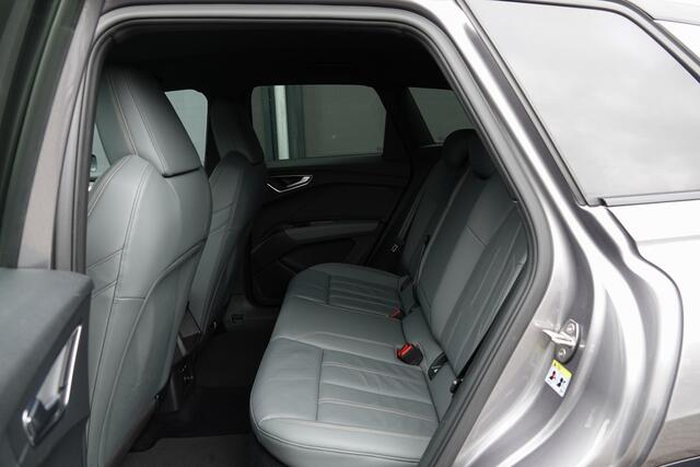 Audi Q4 e-tron 299Pk Aut. | 50 Quattro | Edition One | S-Line | Sportstoelen | Warmtepomp | Achteruitrijcamera | 21''