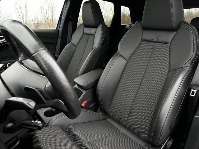 Audi Q4 e-tron 40 Launch edition S Competition 77 kWh | Trekhaak | Led | Voorverwarming | Stoelverwarming | Pano | Head-up display |