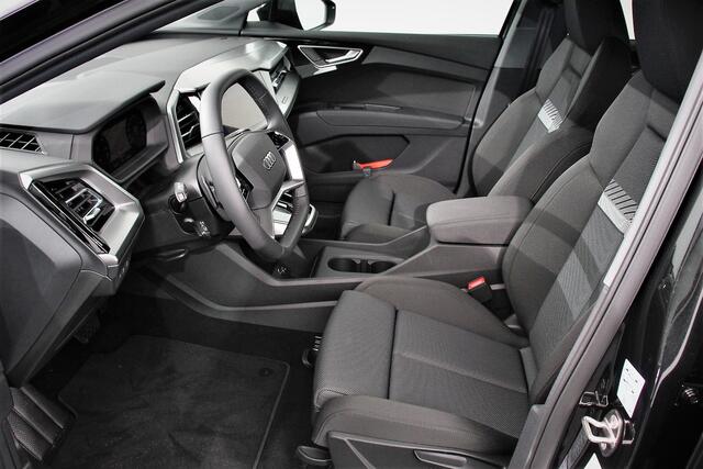 Audi Q4 e-tron 40 Advanced Edition Navigatie Climate Control DAB Led Electrisch bedienbare achterklep 19" Lichtmetalen velgen