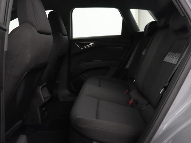 Audi Q4 e-tron 40 Launch edition Advanced 77 kWh | Warmtepomp | Adaptive cruise | Trekhaak | Camera | Stoelverwarming | Matrix LED | Carplay | Navigatie | Sportstoelen | Virtual Cockpit | Parkeerhulp