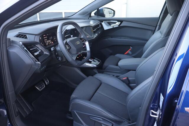 Audi Q4 e-tron 40 Launch edition S Competition 77 kWh - NL- Auto!! Pano I Camera I Stoelverw