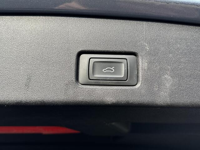 Audi Q4 e-tron 40 Launch edition Advanced Plus 77 kWh SOH 92% | S-Line interieur | Panoramadak | Stoelverwarming | Elektrische achterklep | Luxe bekleding | Rijklaar met 12 mnd BOVAG garantie