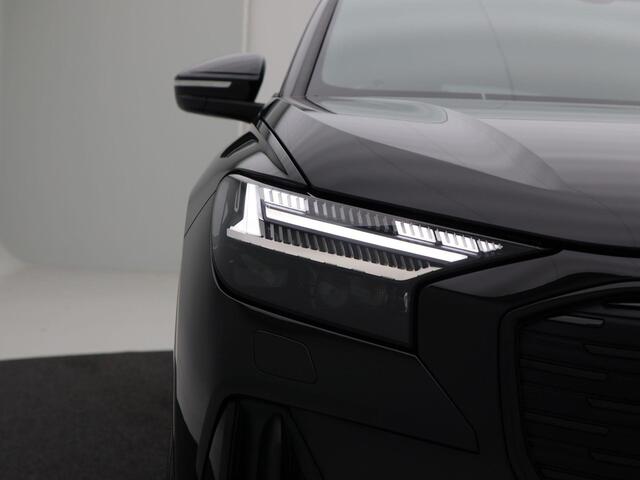 Audi Q4 e-tron 45 quattro S Edition Competition | 286 Pk | Privacy glas | 21 inch | Ambiente verlichting | Zwart optiek |