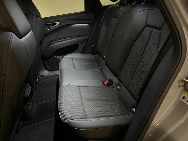 Audi Q4 e-tron 40 S edition 77 kWh voorstoelen verwarmd | Matrix LED koplampen | Cruise control adaptief | 20'' Lichtmetaalvelgen