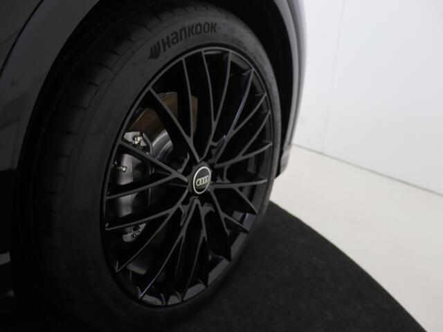 Audi Q4 e-tron 45 quattro Advanced edition 82 kWh | Achteruitrijcamera | LED matrix verlichting | Stoelverwarming | Navigatie Plus | Adaptieve cruise control | CarPlay | Elektrische achterklep |