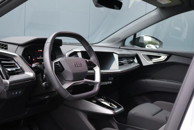 Audi Q4 e-tron 40 Advanced edition 77 kWh | Trekhaak | Stoelverwarming | Warmtepomp | Matrix LED | Privacy Glass | 20 Inch Apple Carplay / Android Auto