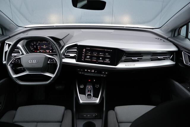 Audi Q4 e-tron 40 Advanced edition 77 kWh | Trekhaak | Stoelverwarming | Warmtepomp | Matrix LED | Privacy Glass | 20 Inch Apple Carplay / Android Auto