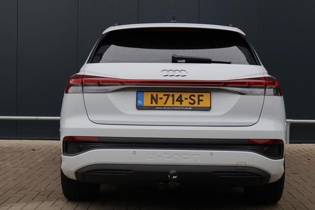 Audi Q4 e-tron 40 Advanced edition 77 kWh | Trekhaak | Stoelverwarming | Warmtepomp | Matrix LED | Privacy Glass | 20 Inch Apple Carplay / Android Auto