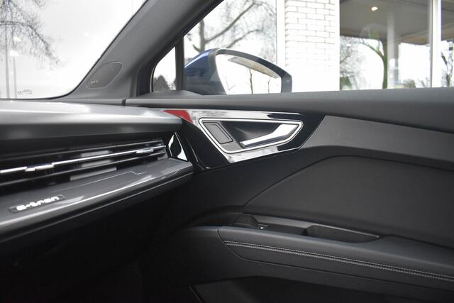 Audi Q4 e-tron 40 Competition 77 kWh S-Line Pano Matrix Sportstoel Camera ACC
