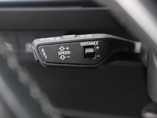 Audi Q4 e-tron 40 Launch edition S Competition 77 kWh | Adaptive Cruise | Climate Control | Stoelverwarming | Trekhaak | Navigatie | Camera | Carplay | 21 Inch | 121.262 Km!!