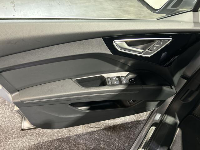 Audi Q4 e-tron 40 Launch edition 77 kWh | parkeer sensoren | schuifbaar dak |