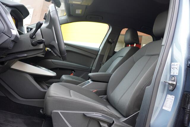 Audi Q4 e-tron 35 Launch edition 55 kWh / SOH 90,7% / BTW / Camera / Verwarmd Stuur / Camera /