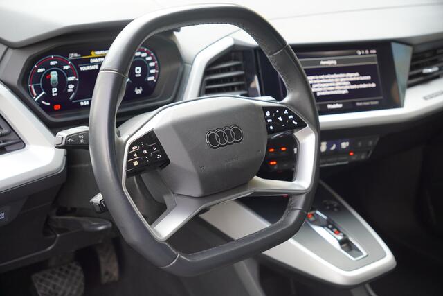 Audi Q4 e-tron 35 Launch edition 55 kWh / SOH 90,7% / BTW / Camera / Verwarmd Stuur / Camera /