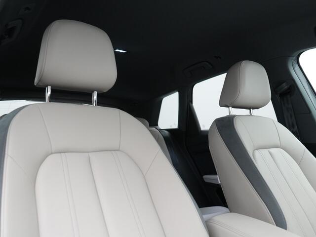 Audi Q4 e-tron 45 Quattro Advanced edition 77 kWh 265pk Dealer O.H. | Trekhaak Af Fabriek | Adaptive Cruise | Camera | Lederen Stoelen Memory & Verwarmd | Apple Carplay | Virtual | Navigatie | DAB |