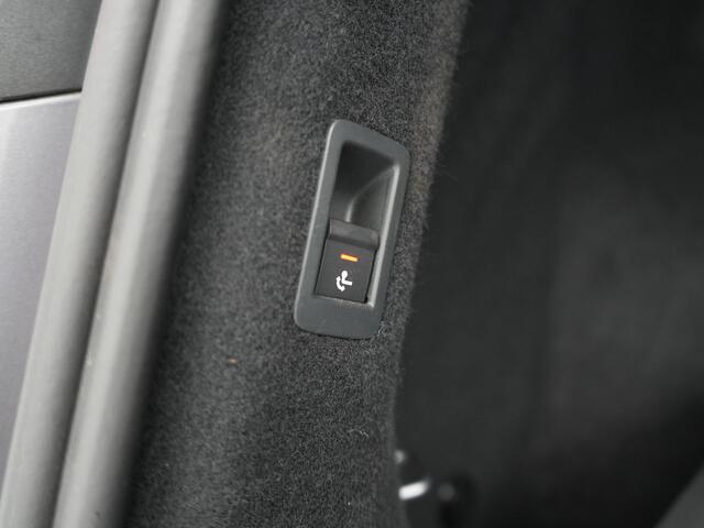 Audi Q4 e-tron 45 Quattro Advanced edition 77 kWh 265pk Dealer O.H. | Trekhaak Af Fabriek | Adaptive Cruise | Camera | Lederen Stoelen Memory & Verwarmd | Apple Carplay | Virtual | Navigatie | DAB |