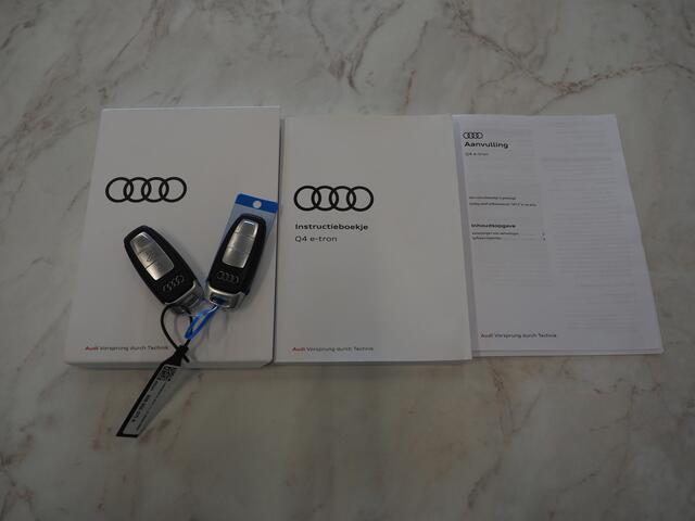 Audi Q4 e-tron 40 Edition 82 kWh | Stoelverwarming | Cruise | Climate | Carplay | Zwarte Hemel | DAB | PDC