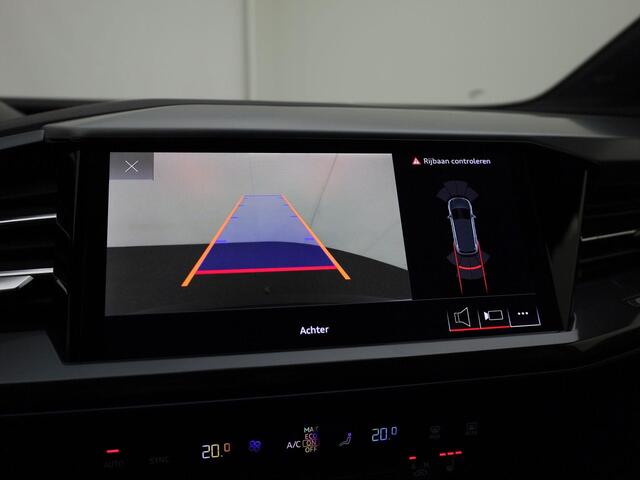 Audi Q4 e-tron 40 S Line 150kW/204PK S edition · Leder · Trekhaak · Camera + Parkeersensoren