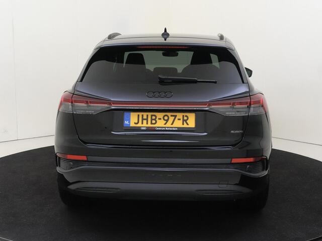 Audi Q4 e-tron 45 quattro Advanced edition 82 kWh | 20 inch LM velgen | Optiekpakket zwart | Privacy Glass | Matrix koplampen | Navigatie