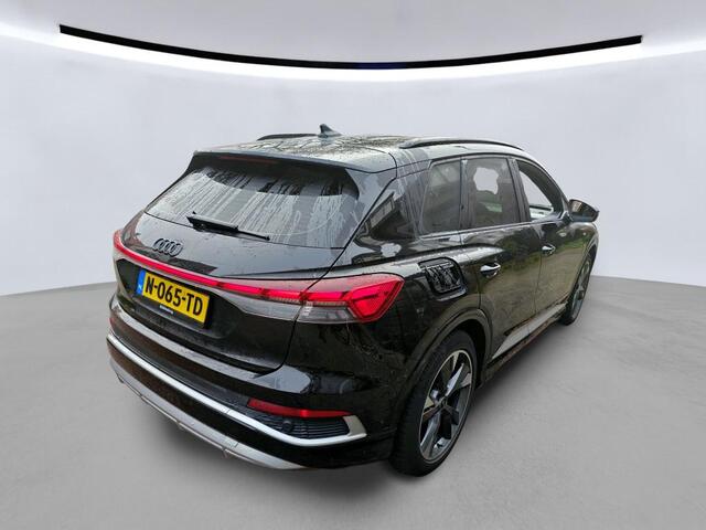 Audi Q4 e-tron 40 S edition 77 kWh 204pk / Matrix LED / Elek Achterklep / Camera / Navigatie / 20" LMV / NOG NIET PUBLICEREN IVM SPUITWERK