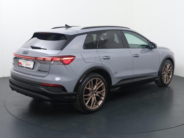 Audi Q4 e-tron 45 S Edition 82 kWh | 286 PK | SoH 100% | Adaptive cruise control | 21"LM velgen | Keyless | S line | Stoelverwarming |