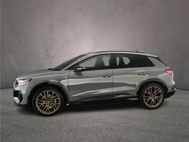 Audi Q4 e-tron 45 quattro S Edition 82 kWh | Trekhaak | Audi Sound | ACC | Matrix | Optiekzwart plus | Parkeerhulp | 21" |