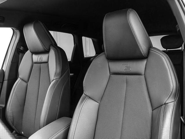 Audi Q4 e-tron 35 170pk 55 kWh S Edition · Camera · Head-Up Display · Afneembare Trekhaak · Optiekpakket Zwart · ACC · Elektrische Achterklep · 20"Velgen ·