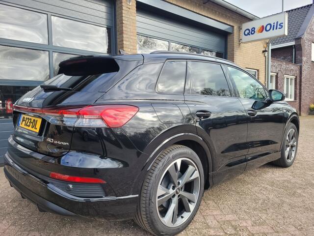 Audi Q4 e-tron Q4 E TRON 40 Launch Edition 2x S-Line Competition 77 kwh Camera