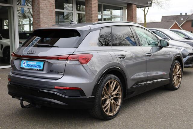 Audi Q4 e-tron 50 quattro S-Line edition 77 kWh TREKHAAK-ELEC. LEER CAMERA DAB CARPLAY COCKPITVIEW NAVI 21"LMV-GOLD ZWARTE-HEMEL 2xPDC ENZ!