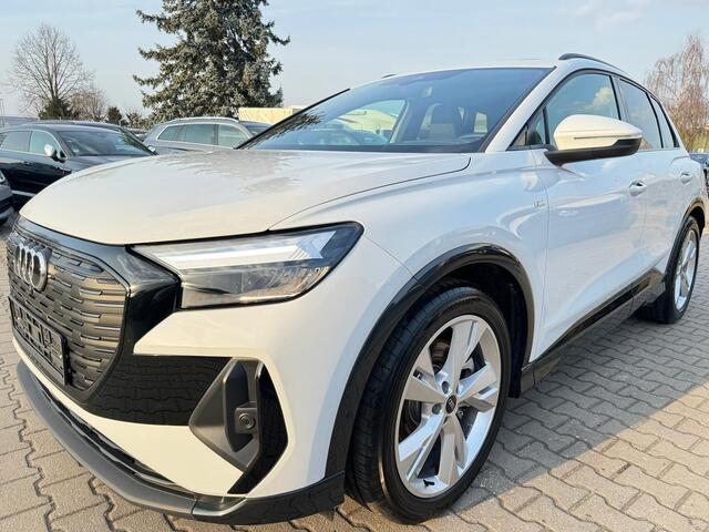 Audi Q4 e-tron 40 S-LINE 82 kWh (150kW/204pk) ** LED, NAVI+, HuD, TREKH, ADAPT. CRUISE, 20-inch LMV ** 1e EIG - ¤ 37.8 onder NP - UNFALLFREI ** ** INFORMEER OOK NAAR ONZE AANTREKKELIJKE FINANCIAL-LEASE TARIEVEN **