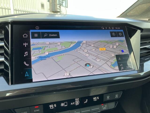 Audi Q4 e-tron 40 Edition 77 kWh / 204pk S Line · Panoramadak · Trekhaak · Apple/Android Car Play · Leder/Stof