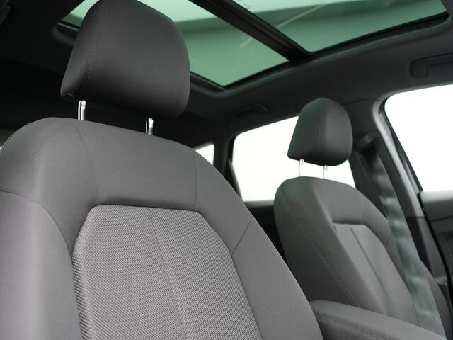 Audi Q4 e-tron 35 Advanced edition 55 kWh 170pk Dealer O.H. | Panodak | Head Up | Matrix LED | Sonos Audio | Voorstoelen Verwarmd | Apple Carplay | Navigatie | Virtual Cockpit Plus | DAB | 20"L.M | Cruise Control |