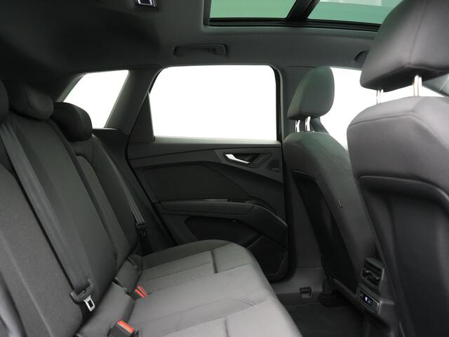 Audi Q4 e-tron 35 Advanced edition 55 kWh 170pk Dealer O.H. | Panodak | Head Up | Matrix LED | Sonos Audio | Voorstoelen Verwarmd | Apple Carplay | Navigatie | Virtual Cockpit Plus | DAB | 20"L.M | Cruise Control |