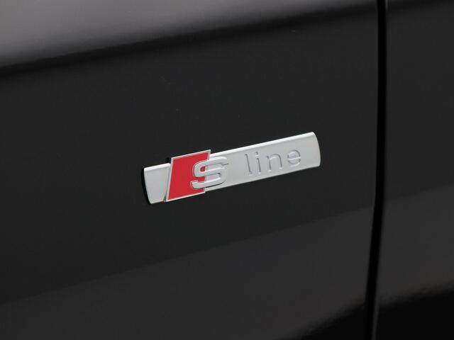 Audi Q4 e-tron 45 quattro S Edition Competition 82 kWh | Privacyglas | 21 Inch | Trekhaak | Matrix Led | Adaptive Cruise |