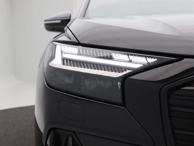 Audi Q4 e-tron 45 quattro S Edition Competition 82 kWh | Privacyglas | 21 Inch | Trekhaak | Matrix Led | Adaptive Cruise |
