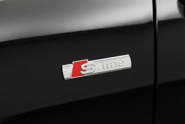 Audi Q4 e-tron 40 e-tron S Line 95% SOH l Warmtepomp l Head up l Camera